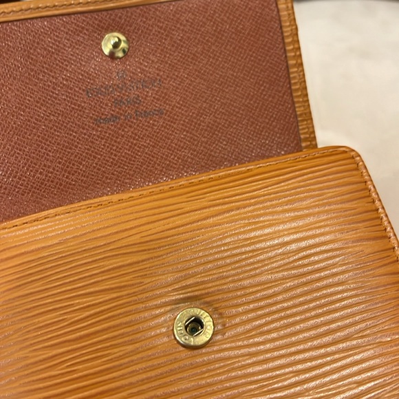 Louis Vuitton Epi Noe Wallet - Picture 7 of 16